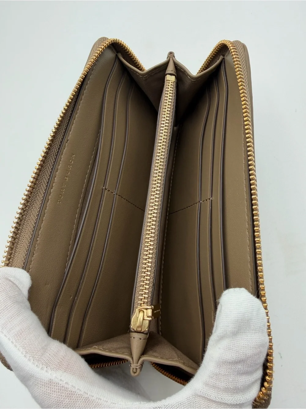 Tory Burch Kira Chevron Leather Zip Continental Wallet